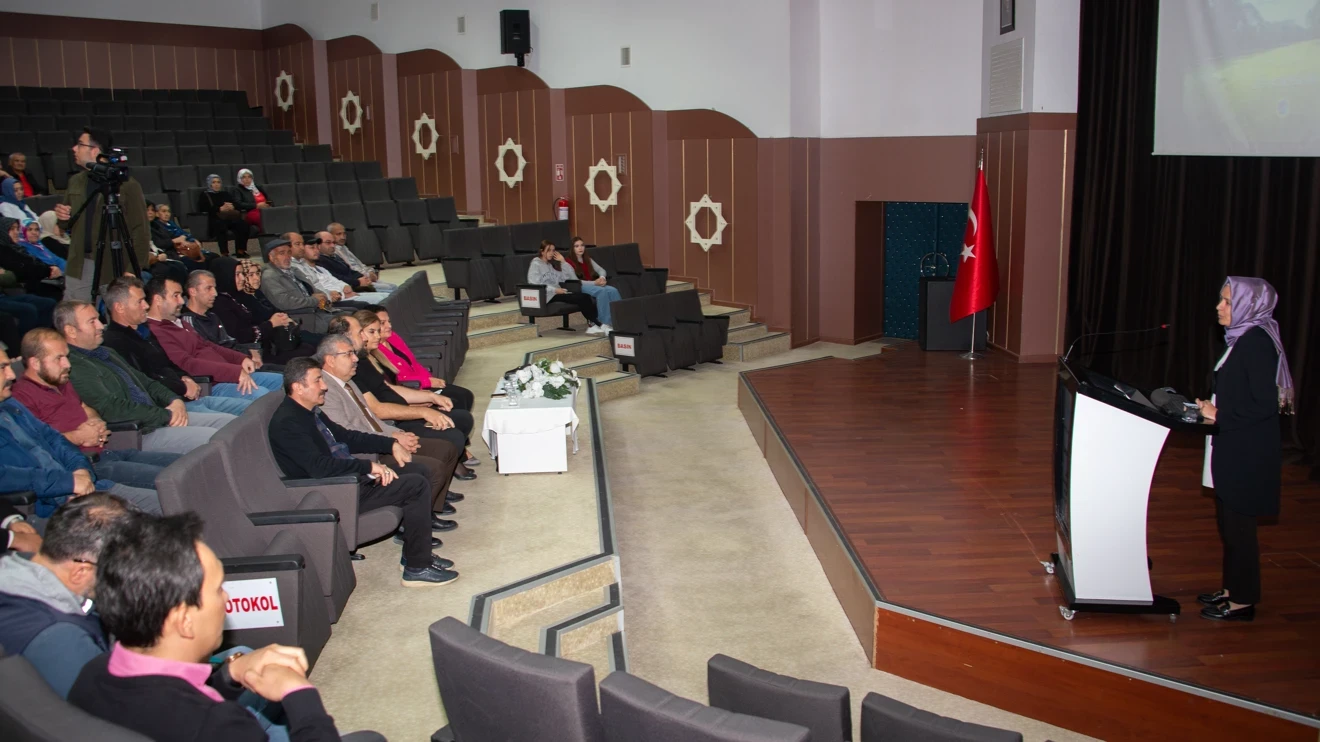 'Environment and Zero Waste Awareness' training was given at Selçuk University